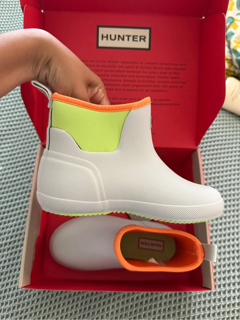 Kids Hunter rain boots size 2